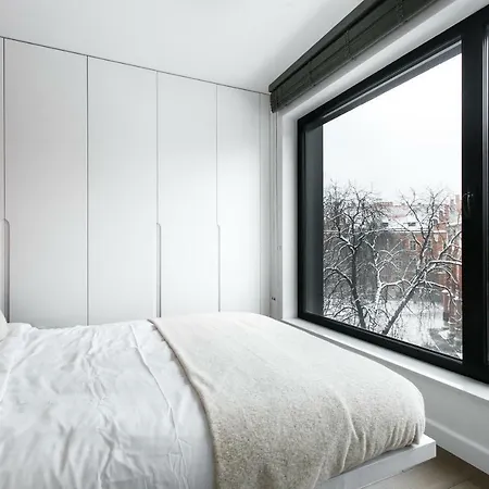 Modern 5 Minutes From Main Square, Ac