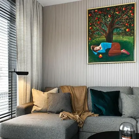 Modern 5 Minutes From Main Square, Ac *