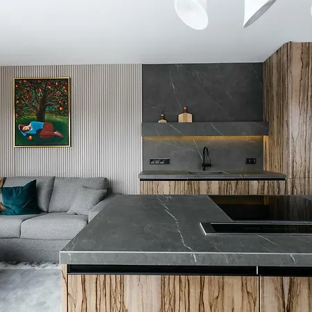 Modern 5 Minutes From Main Square, Ac Apartmán